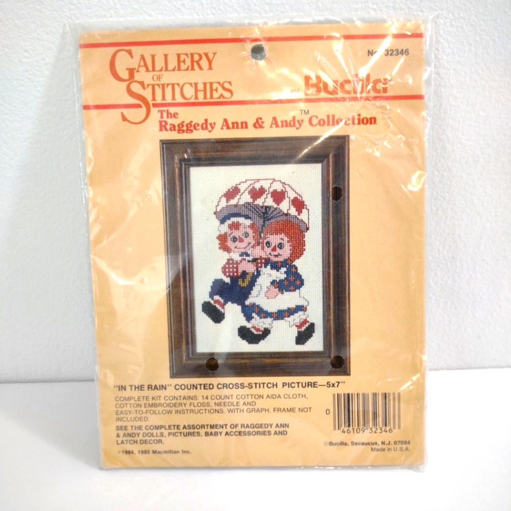 Bucilla Gallery of Stitches Raggedy Ann & Andy